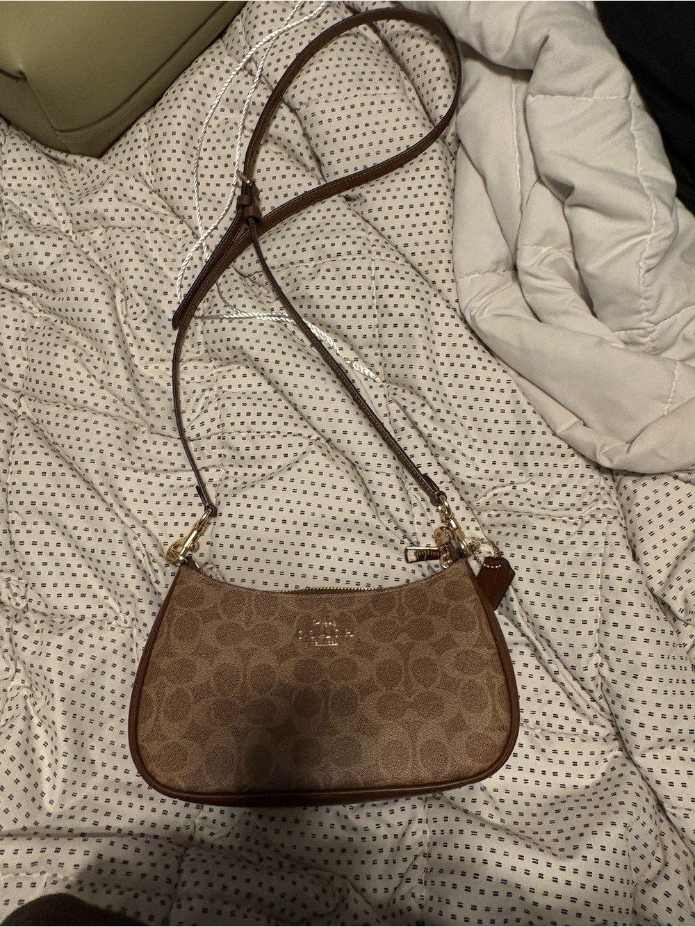 Coach Teri Shoulder Bag-Signature Canvas